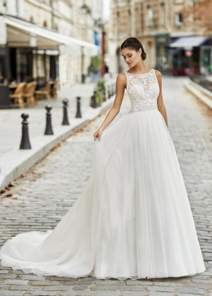 Beaded Ivory Lace Tulle Open Back Elegant Wedding Dress